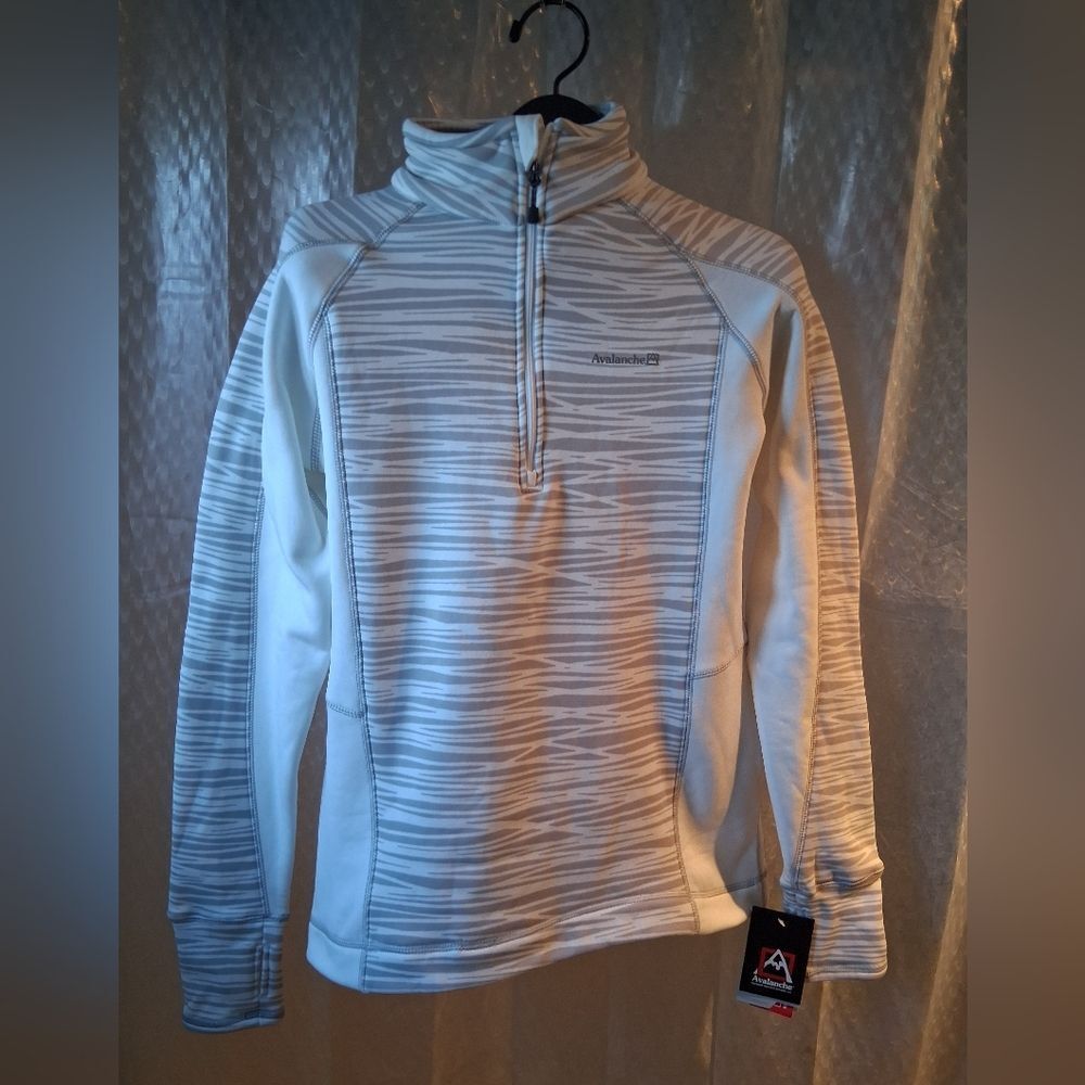 Avalanche White and Gray Quarter-Zip Pullover Size L NWT